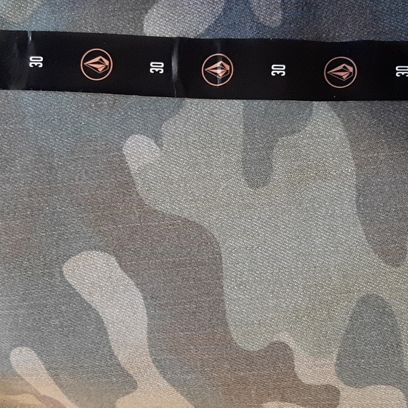 Repreve Camo jeans. NWT - Picture 4 of 6